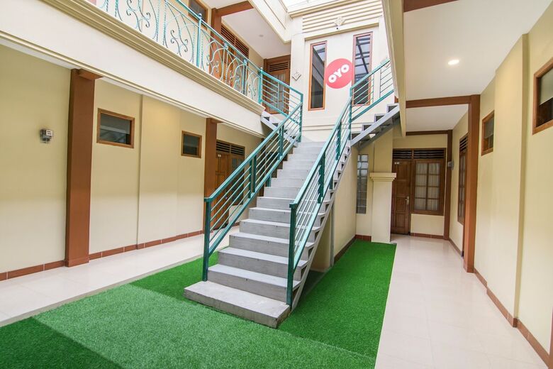 Hostal Oyo 890 Dewi Fortuna Guest House