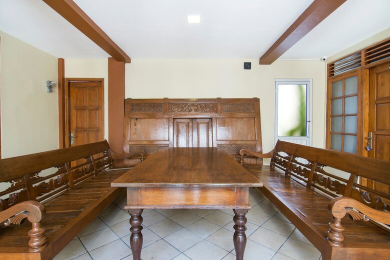 Hostal Oyo 890 Dewi Fortuna Guest House