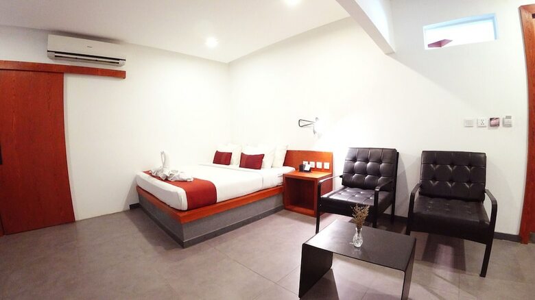 Aparthotel Hotel Records