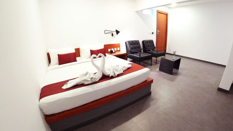 Aparthotel Hotel Records