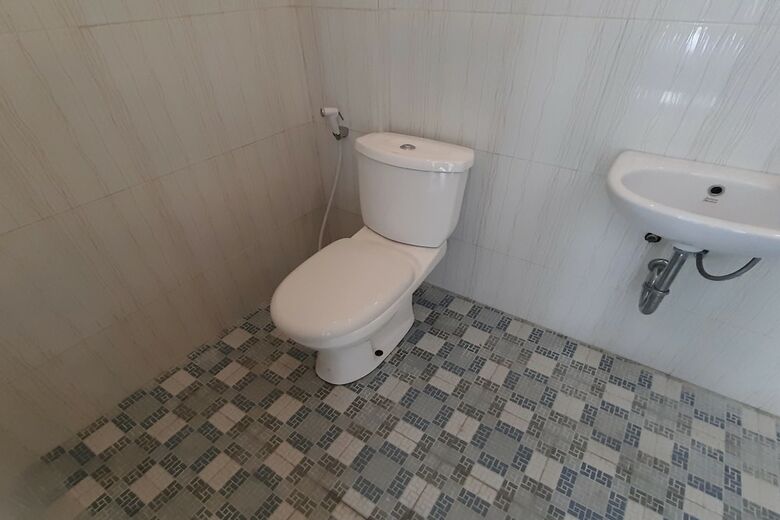 Hostal Oyo 915 Villa Sari