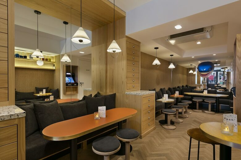 Oh La La! Hotel Bar - Paris Bastille