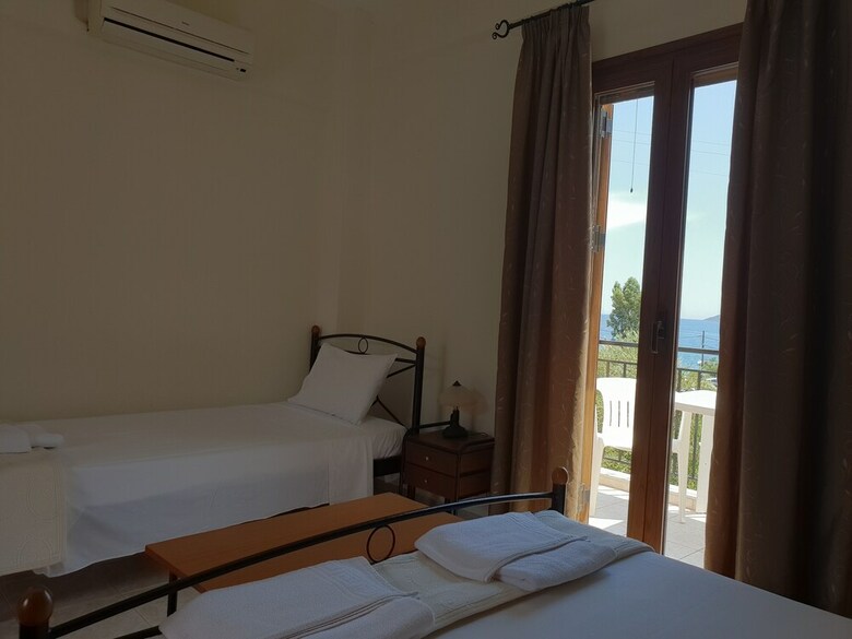 Domaine Papakonstantis Apartments To Let