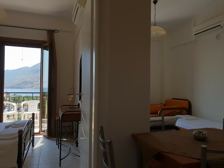 Domaine Papakonstantis Apartments To Let