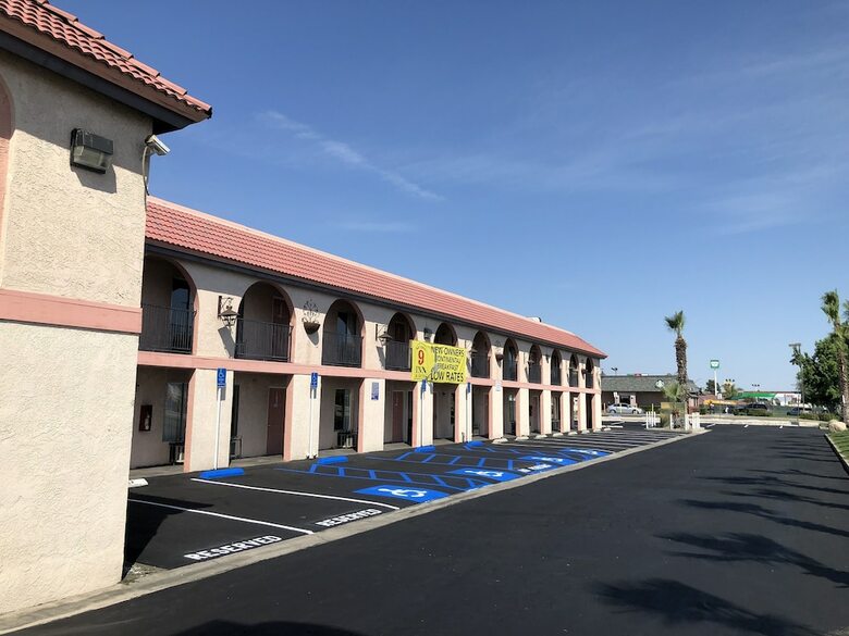 Hotel National 9 Inn