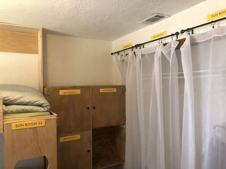 Hostal Whole Family - Wholeville