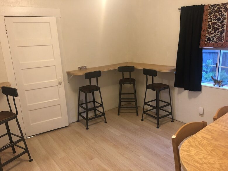 Hostal Whole Family - Wholeville