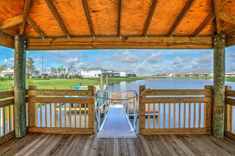 Storey Lake - 3064 Gatsby By Fairytale Vr
