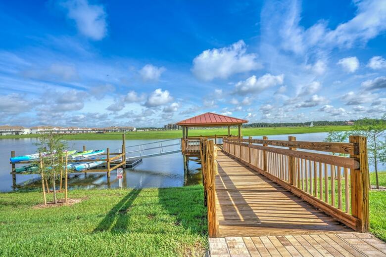 Storey Lake - 3064 Gatsby By Fairytale Vr