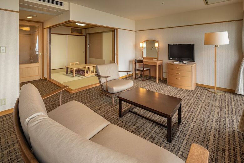 Hotel Kanpo No Yado Atami Honkan