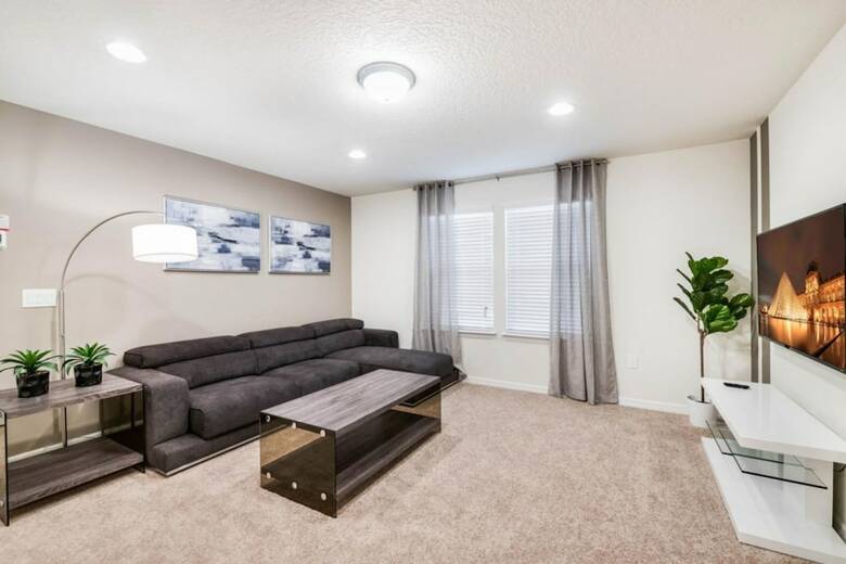 Windsor At Westside - 1776 Lima By Fairytale Vr