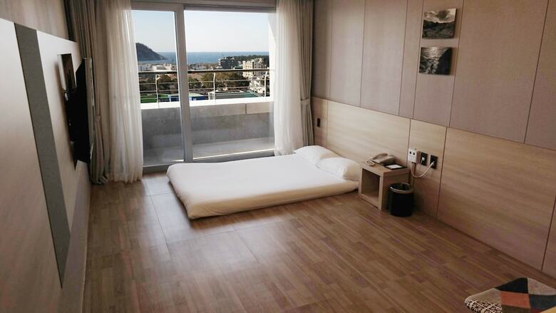 Hotel Artstay Seogwipo Harbor