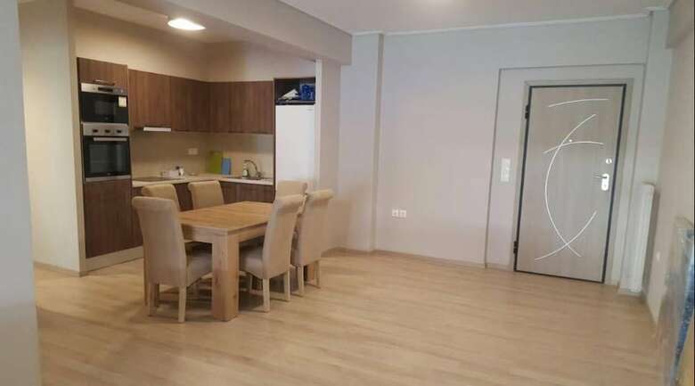 Spacious Apartment At Paleo Faliro