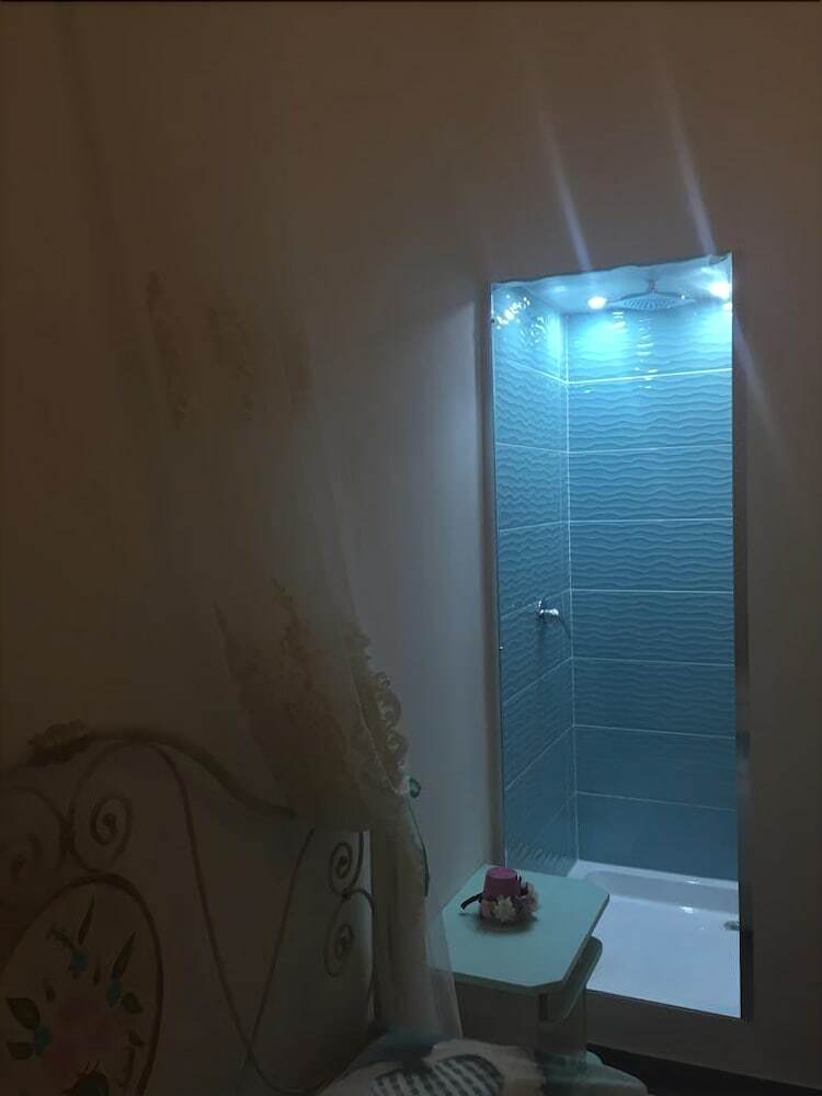 Bed & Breakfast Chic & Beauty