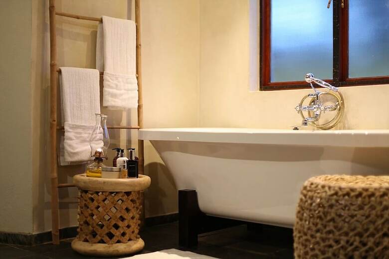 Posada Ivory Wilderness River Rock Lodge