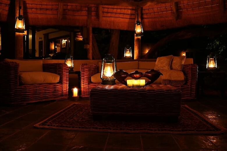 Posada Ivory Wilderness River Rock Lodge