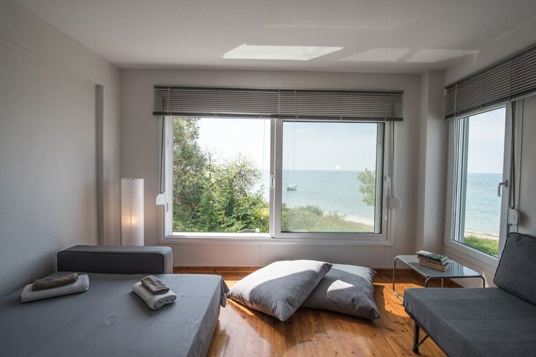#halu! Modern & Cozy Seafront Villa