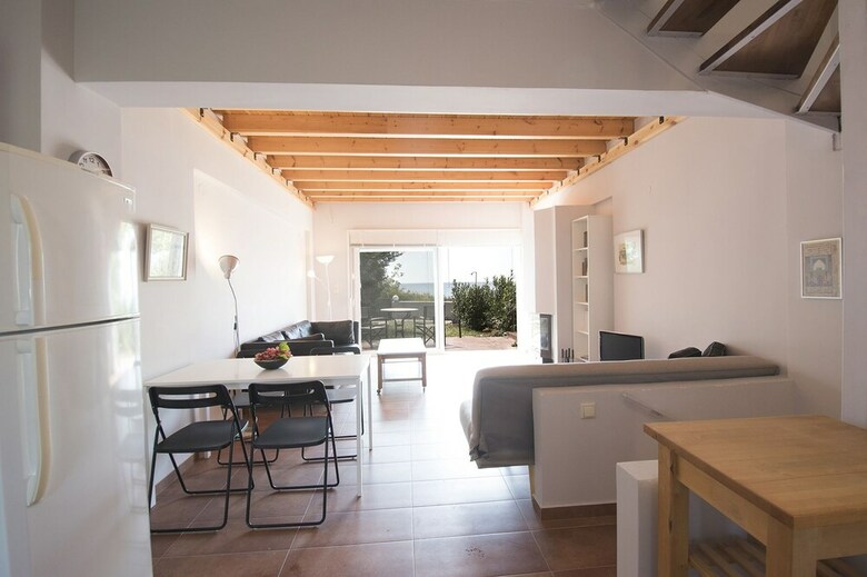 #halu! Modern & Cozy Seafront Villa