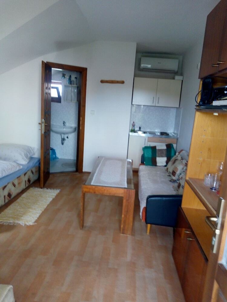 Monika Apartman