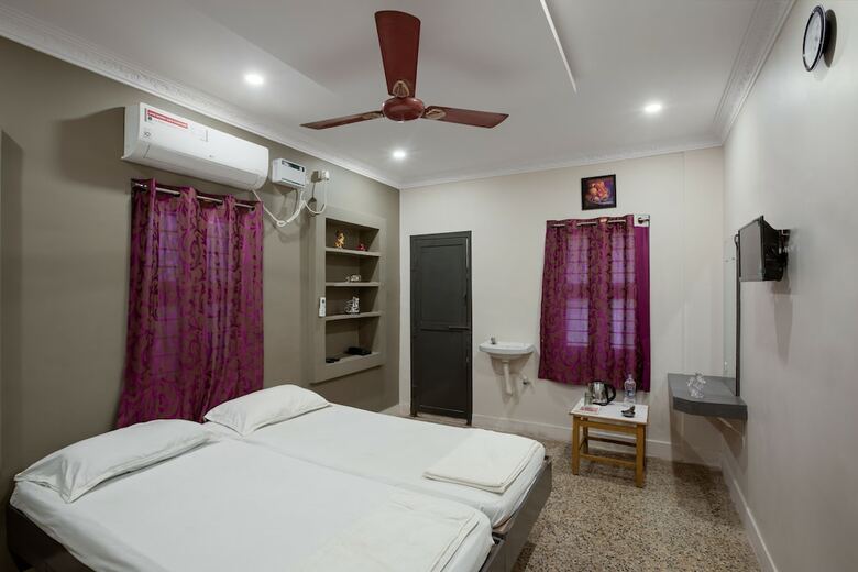 Hotel Akmg