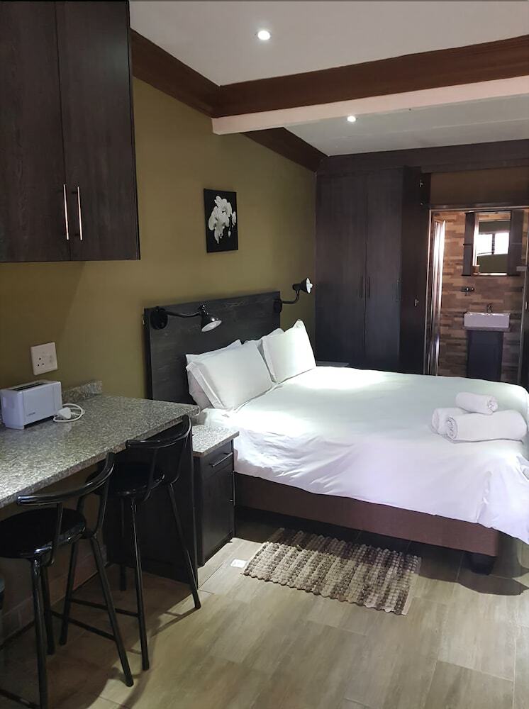 Hotel La Lucia Guest House