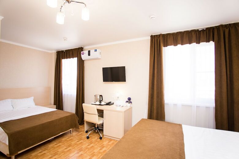 Hotel Alfa Plyus