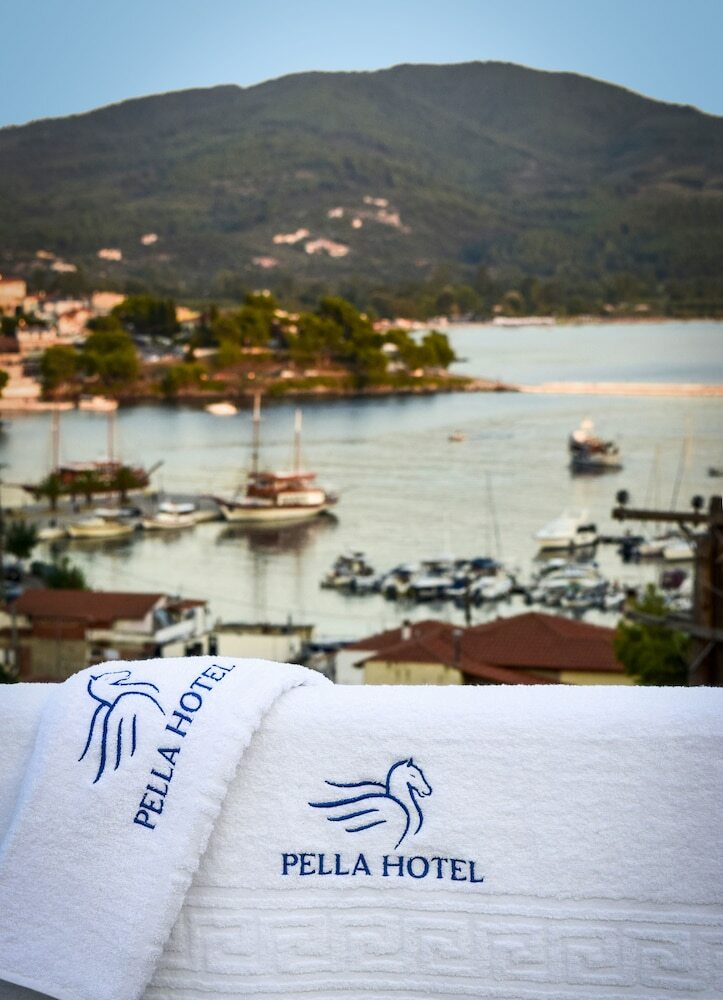 Apartamentos Pella Hotel