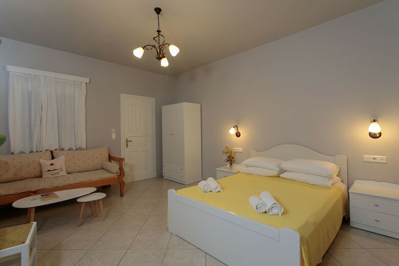 Apartamentos Erato Inn