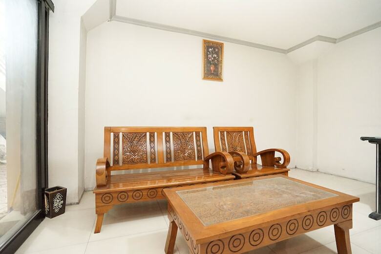 Hotel Oyo 720 Griya Nina Syariah