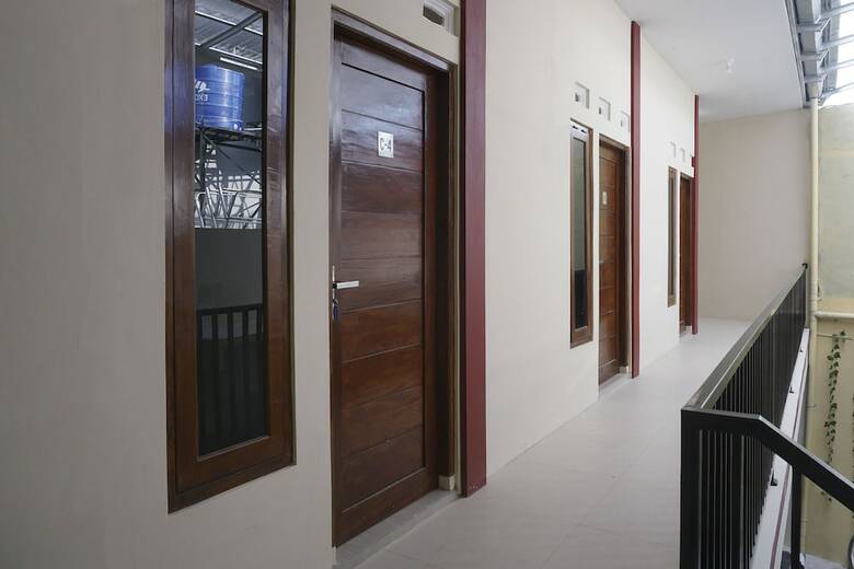 Hotel Oyo 895 Mahameru Residence