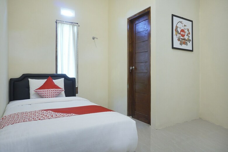 Hotel Oyo 895 Mahameru Residence
