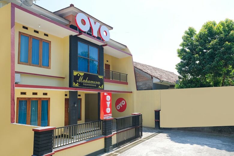 Hotel Oyo 895 Mahameru Residence