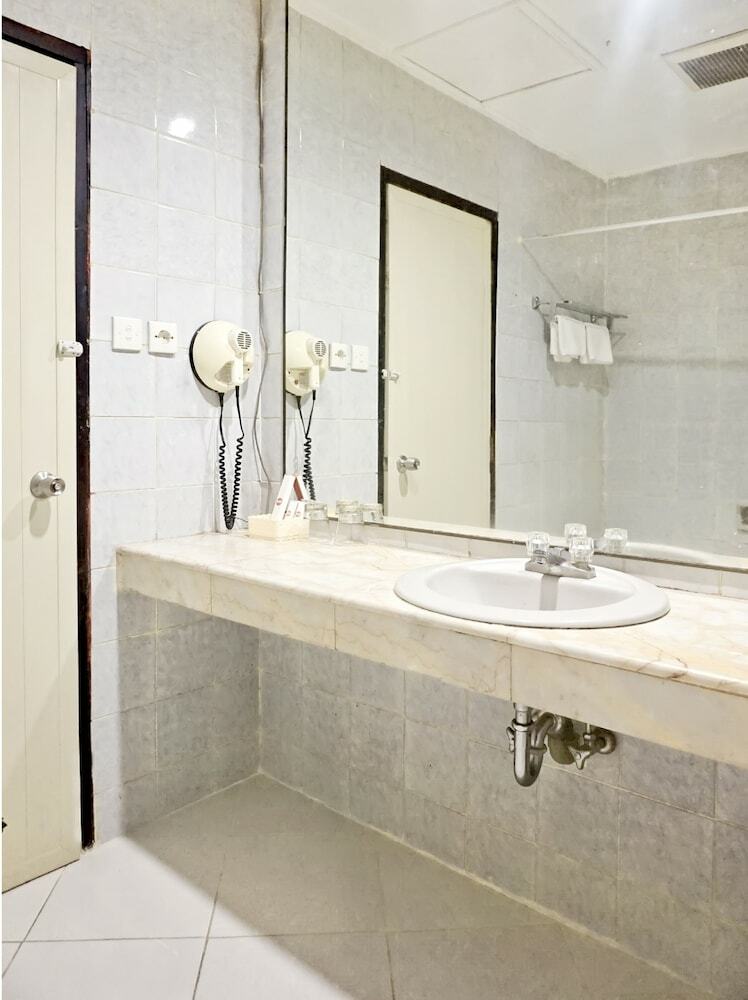 Oyo 805 Hotel Dyan Graha