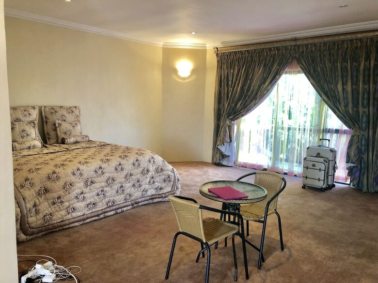 Hotel Naomi's Place