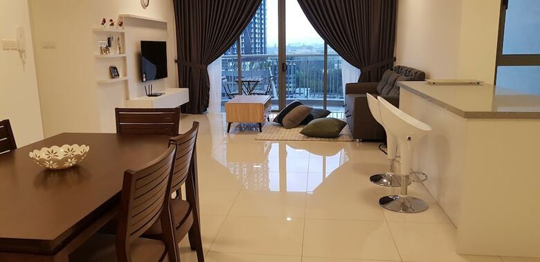 Apartamentos Skyview Teega @ Puteri Harbour