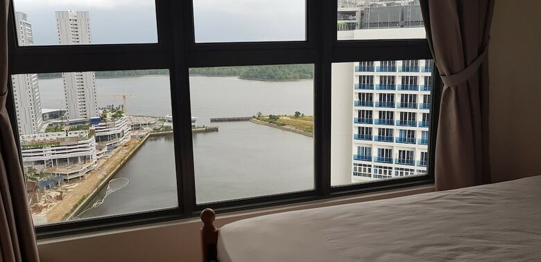 Apartamentos Skyview Teega @ Puteri Harbour