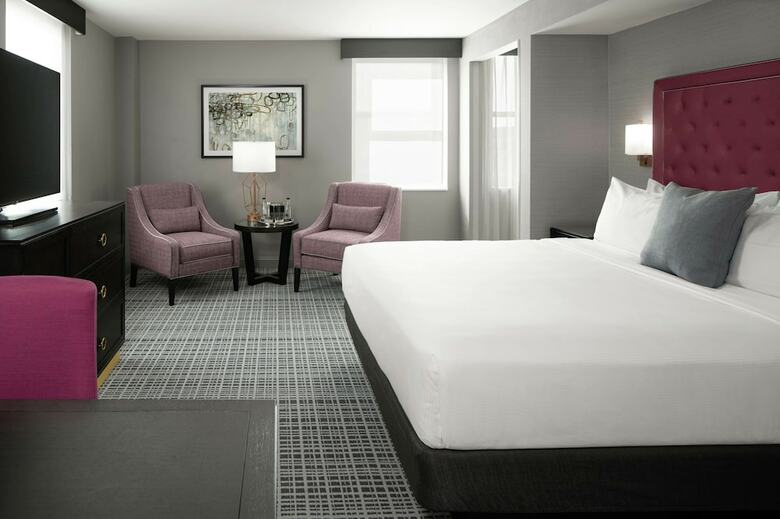 The Axis Moline Hotel, Tapestry Collection By Hilton