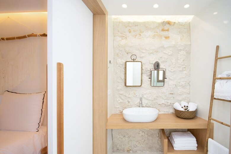 Chandakos 8 Design Apartments