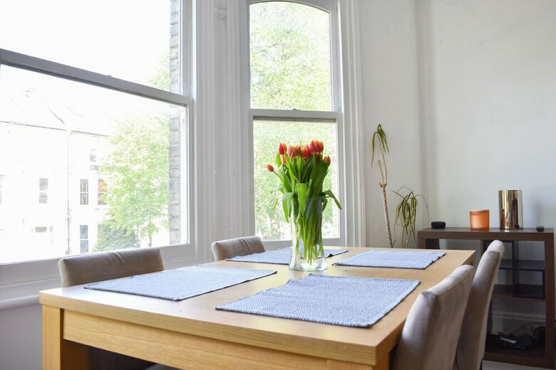 Spacious 3 Bedroom Hove Apartment