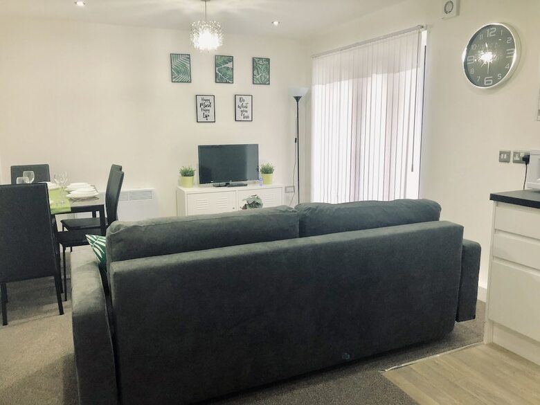 Snapos Luxury Serviced Apartments Shield House