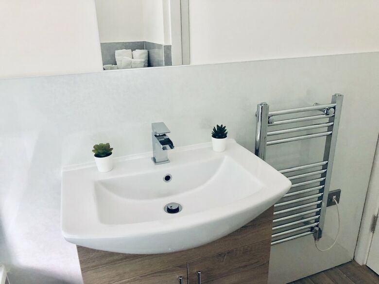 Snapos Luxury Serviced Apartments Shield House