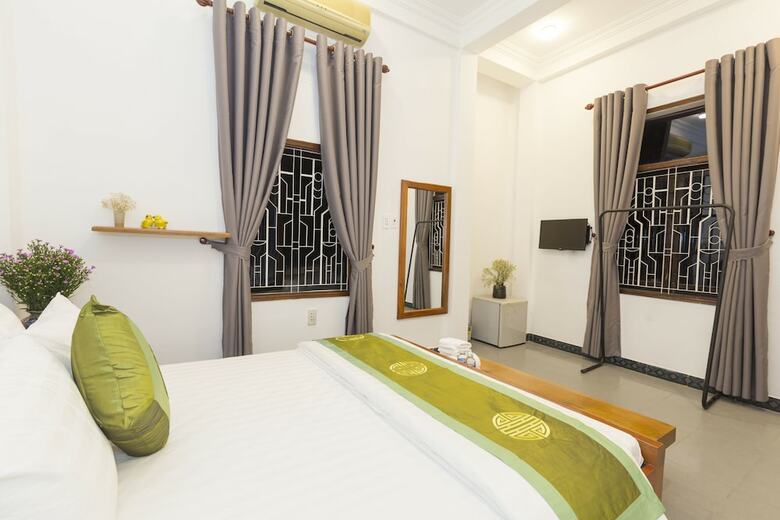 Hotel Purple Hue Bnb Central Hub