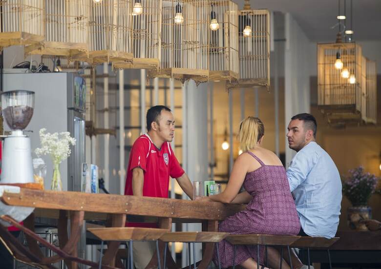 Hotel Purple Hue Bnb Central Hub
