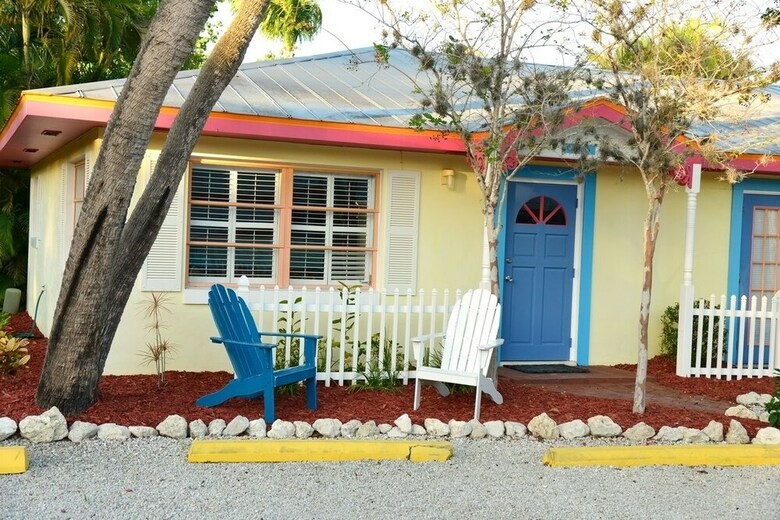 The Palmview And Sandpiper Inns
