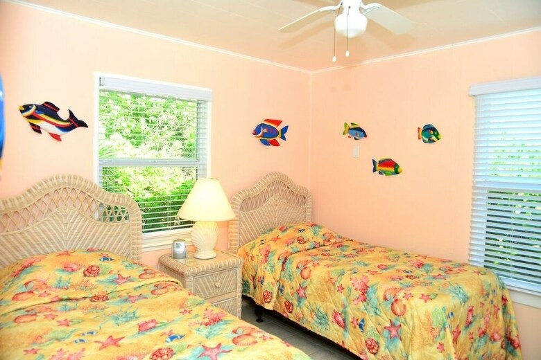 The Palmview And Sandpiper Inns