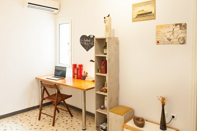 Beautiful Apartment Near Keramikossubway