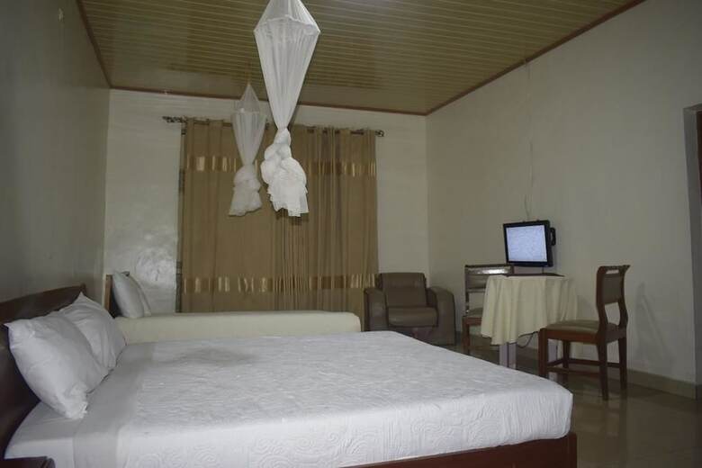 Hotel Roots Inn