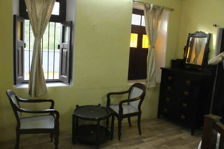 Hotel Royal Heritage Lake View Resort