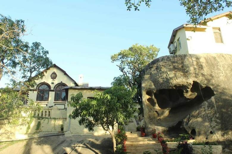 Hotel Royal Heritage Lake View Resort