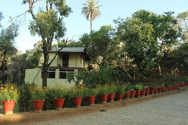 Hotel Royal Heritage Lake View Resort